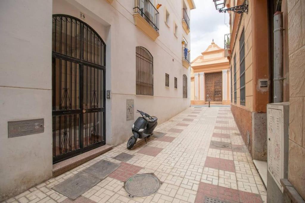 Aceite Duplex En El Centro Historico De Malaga Apartment Luaran gambar